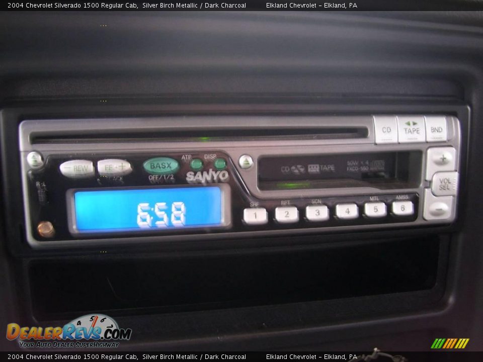 2004 Chevrolet Silverado 1500 Regular Cab Silver Birch Metallic / Dark Charcoal Photo #32