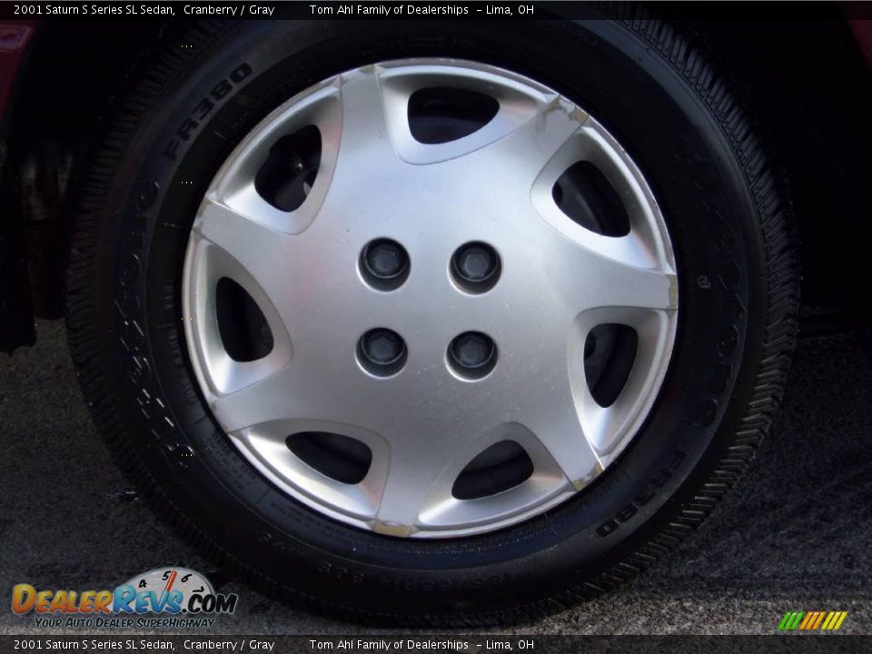 2001 Saturn S Series SL Sedan Cranberry / Gray Photo #12