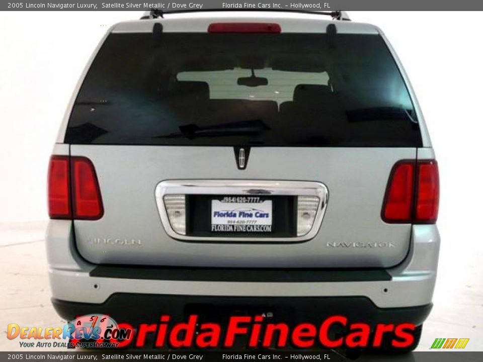 2005 Lincoln Navigator Luxury Satellite Silver Metallic / Dove Grey Photo #6