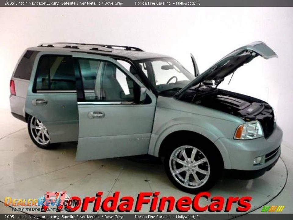 2005 Lincoln Navigator Luxury Satellite Silver Metallic / Dove Grey Photo #7