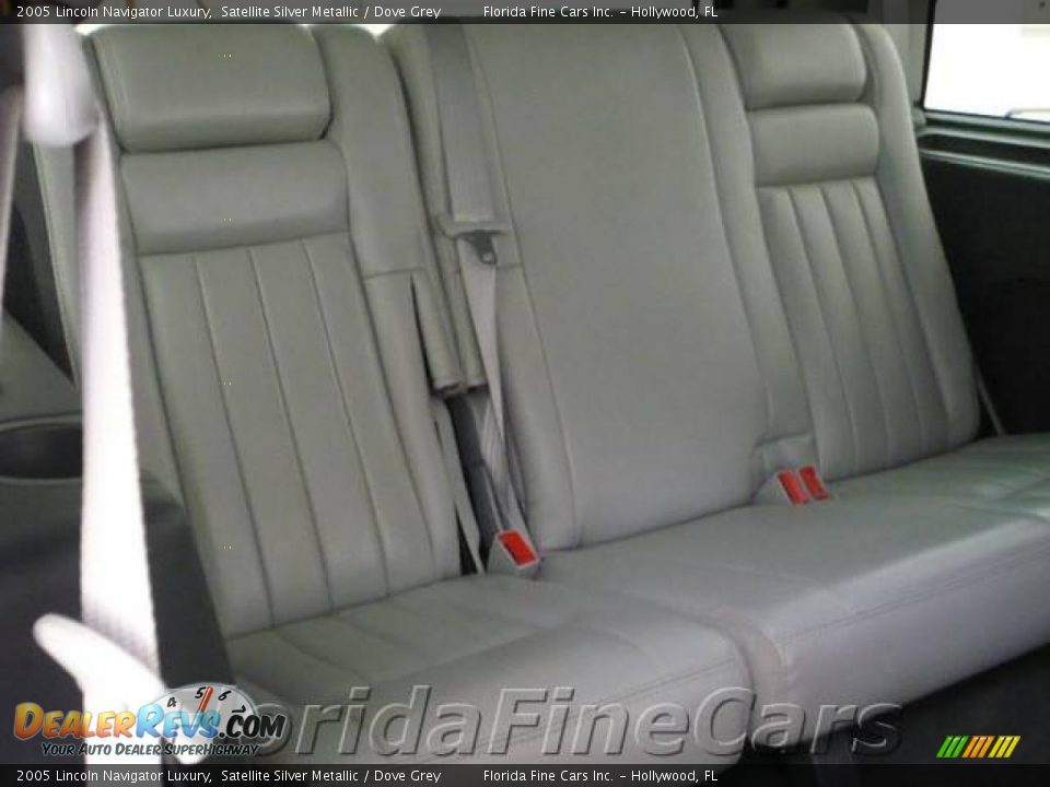 2005 Lincoln Navigator Luxury Satellite Silver Metallic / Dove Grey Photo #15