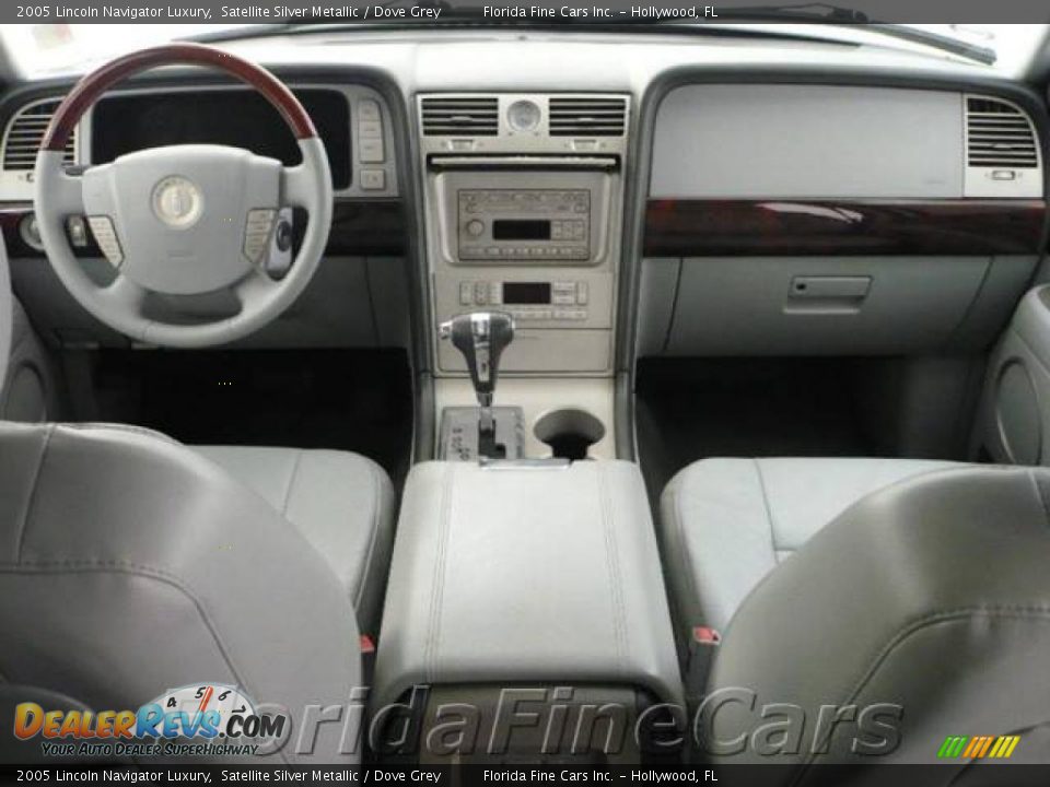 2005 Lincoln Navigator Luxury Satellite Silver Metallic / Dove Grey Photo #16