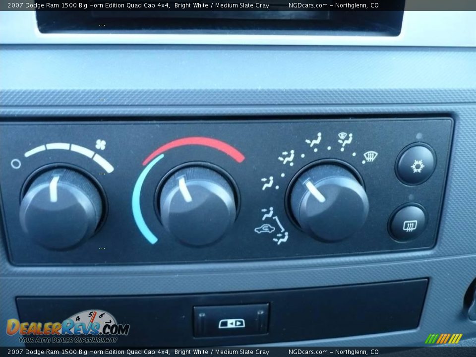2007 Dodge Ram 1500 Big Horn Edition Quad Cab 4x4 Bright White / Medium Slate Gray Photo #23