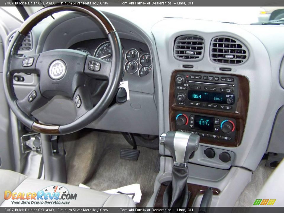 2007 Buick Rainier CXL AWD Platinum Silver Metallic / Gray Photo #17
