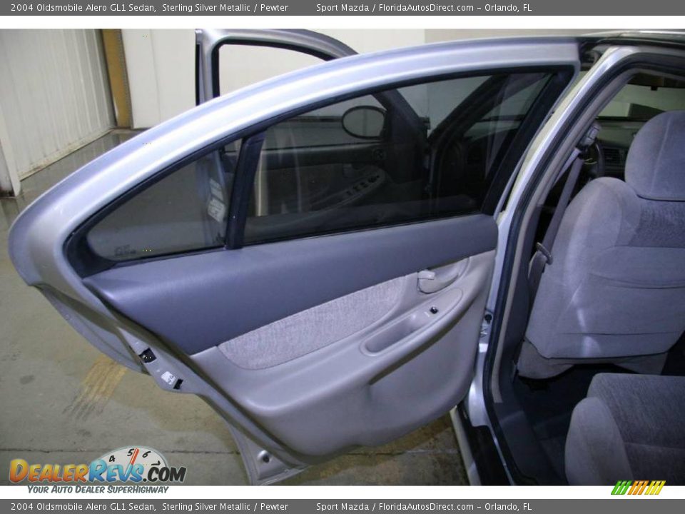 2004 Oldsmobile Alero GL1 Sedan Sterling Silver Metallic / Pewter Photo #24