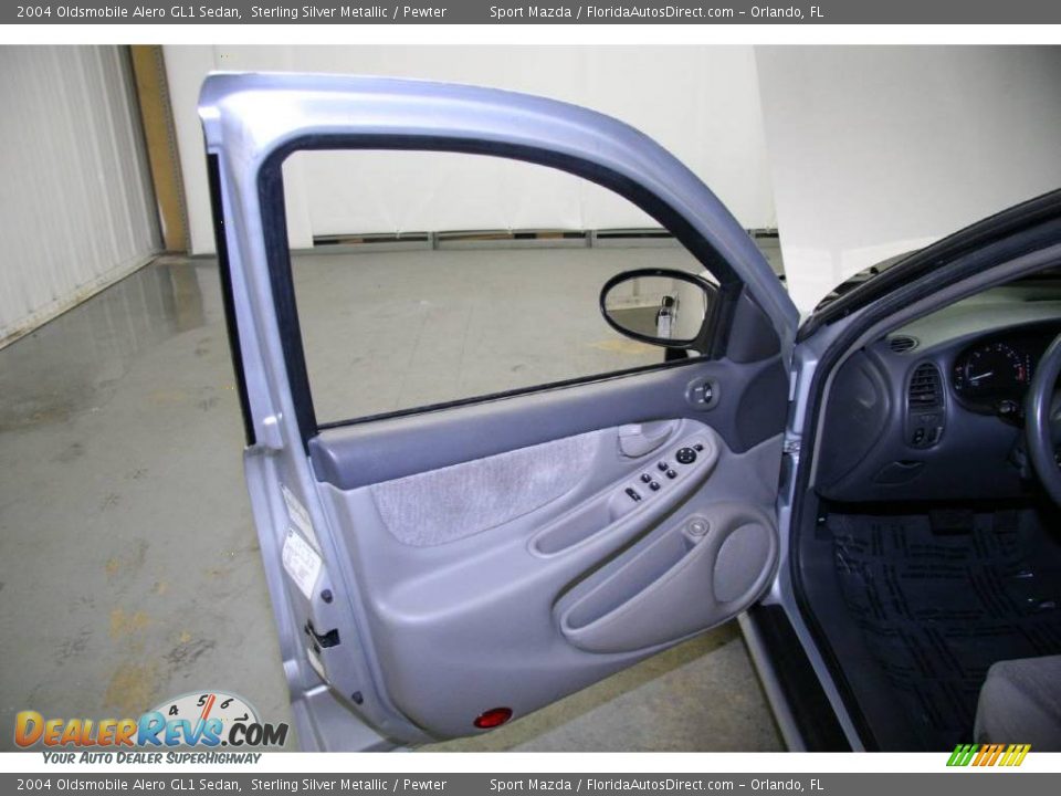 2004 Oldsmobile Alero GL1 Sedan Sterling Silver Metallic / Pewter Photo #26