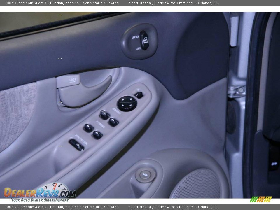 2004 Oldsmobile Alero GL1 Sedan Sterling Silver Metallic / Pewter Photo #27