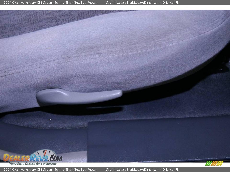 2004 Oldsmobile Alero GL1 Sedan Sterling Silver Metallic / Pewter Photo #33