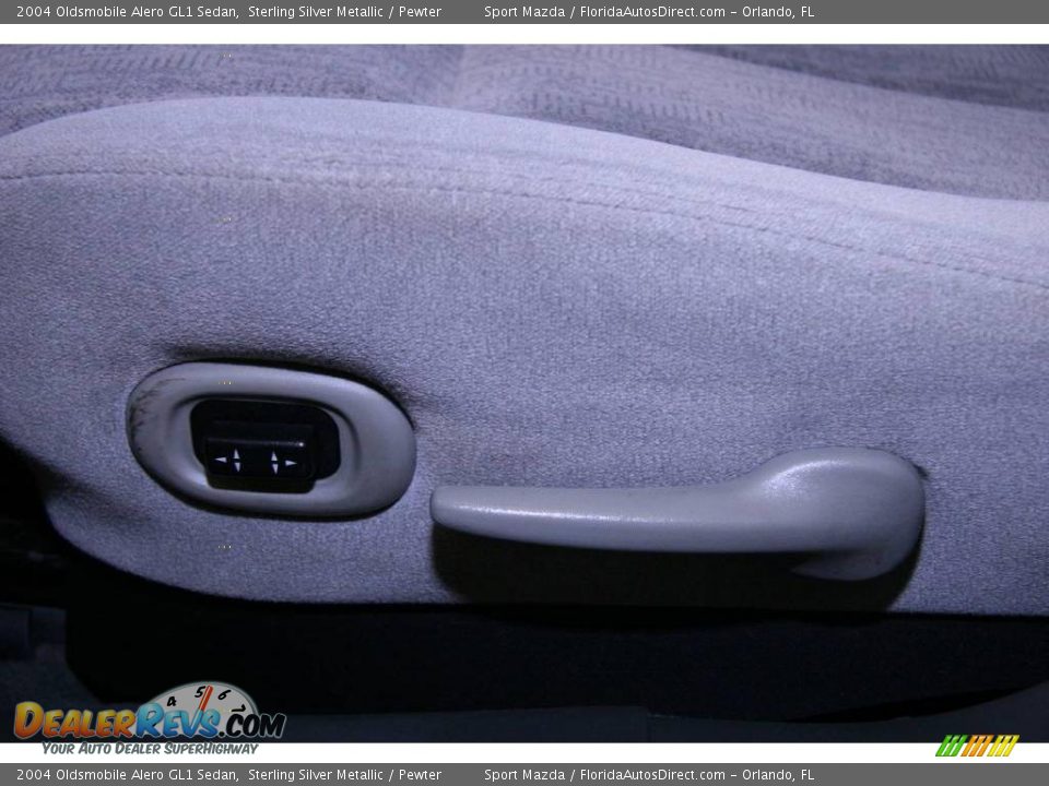 2004 Oldsmobile Alero GL1 Sedan Sterling Silver Metallic / Pewter Photo #34