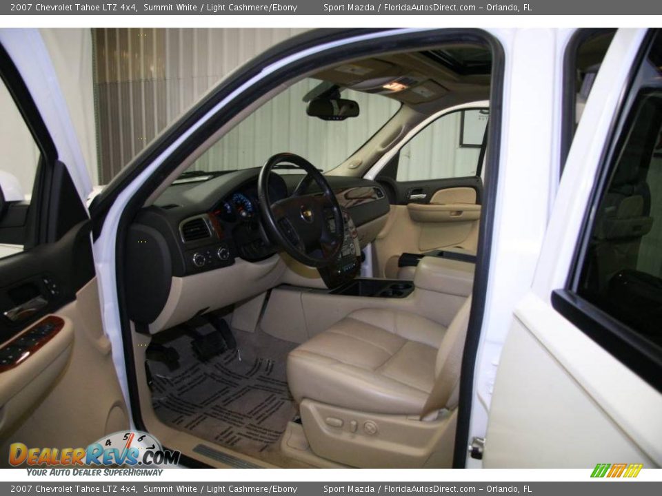 2007 Chevrolet Tahoe LTZ 4x4 Summit White / Light Cashmere/Ebony Photo #14