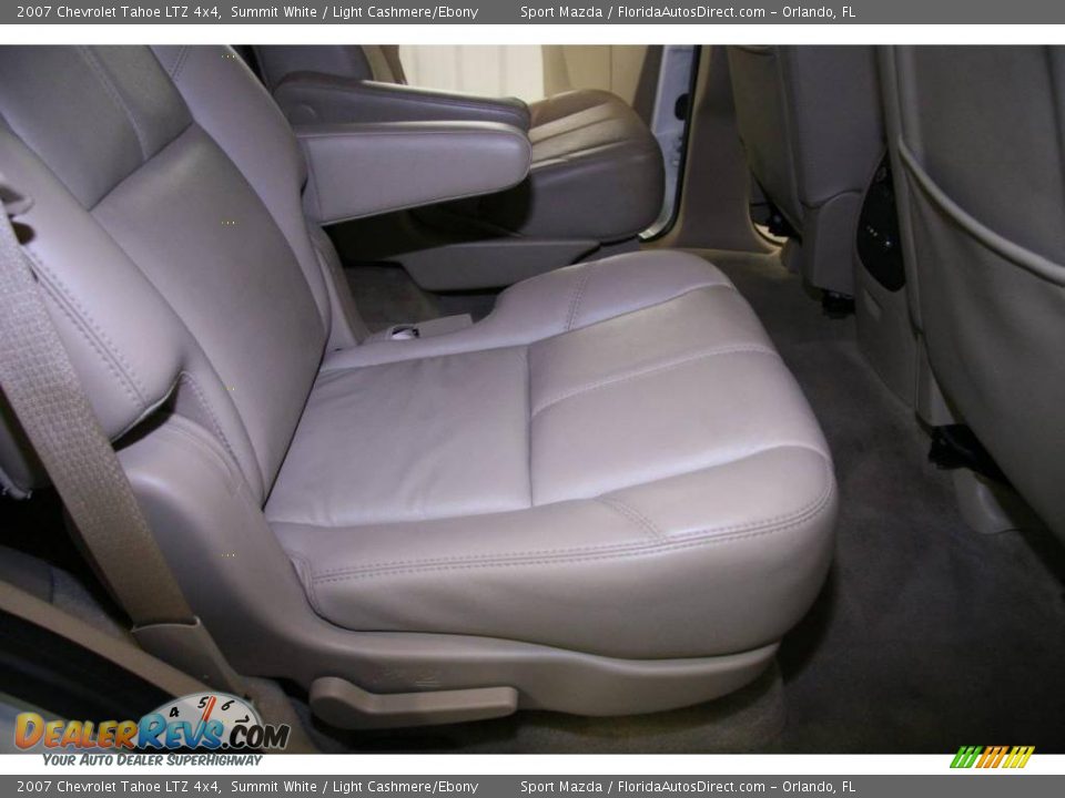2007 Chevrolet Tahoe LTZ 4x4 Summit White / Light Cashmere/Ebony Photo #18