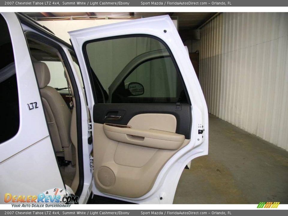 2007 Chevrolet Tahoe LTZ 4x4 Summit White / Light Cashmere/Ebony Photo #22