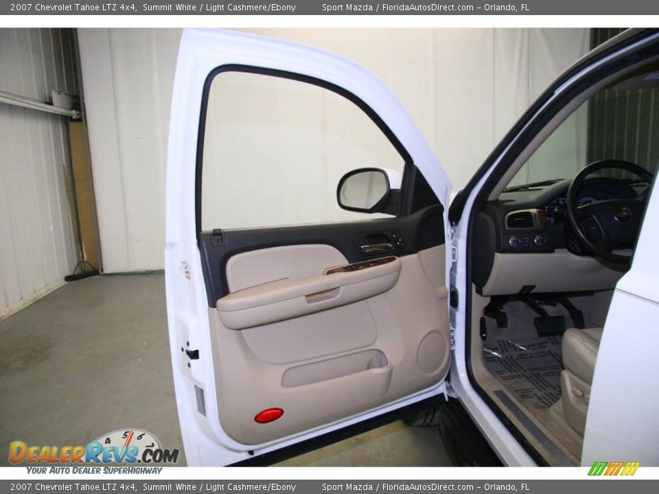 2007 Chevrolet Tahoe LTZ 4x4 Summit White / Light Cashmere/Ebony Photo #26