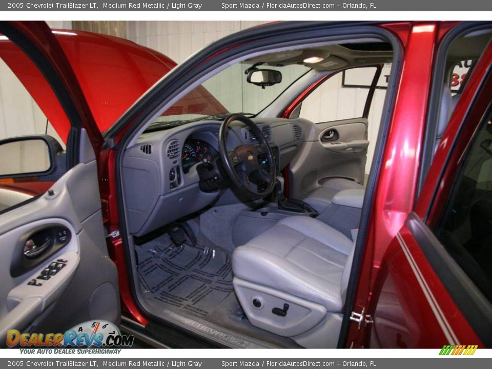 2005 Chevrolet TrailBlazer LT Medium Red Metallic / Light Gray Photo #15