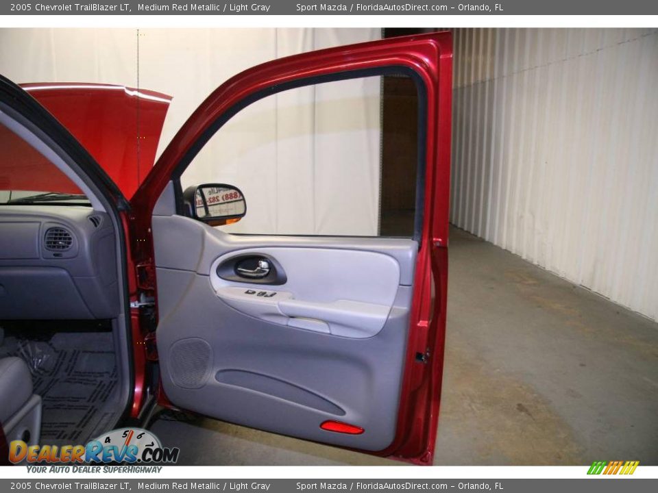 2005 Chevrolet TrailBlazer LT Medium Red Metallic / Light Gray Photo #21