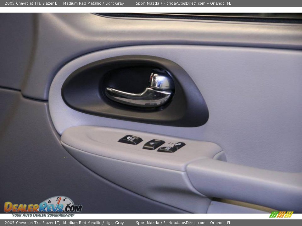 2005 Chevrolet TrailBlazer LT Medium Red Metallic / Light Gray Photo #22