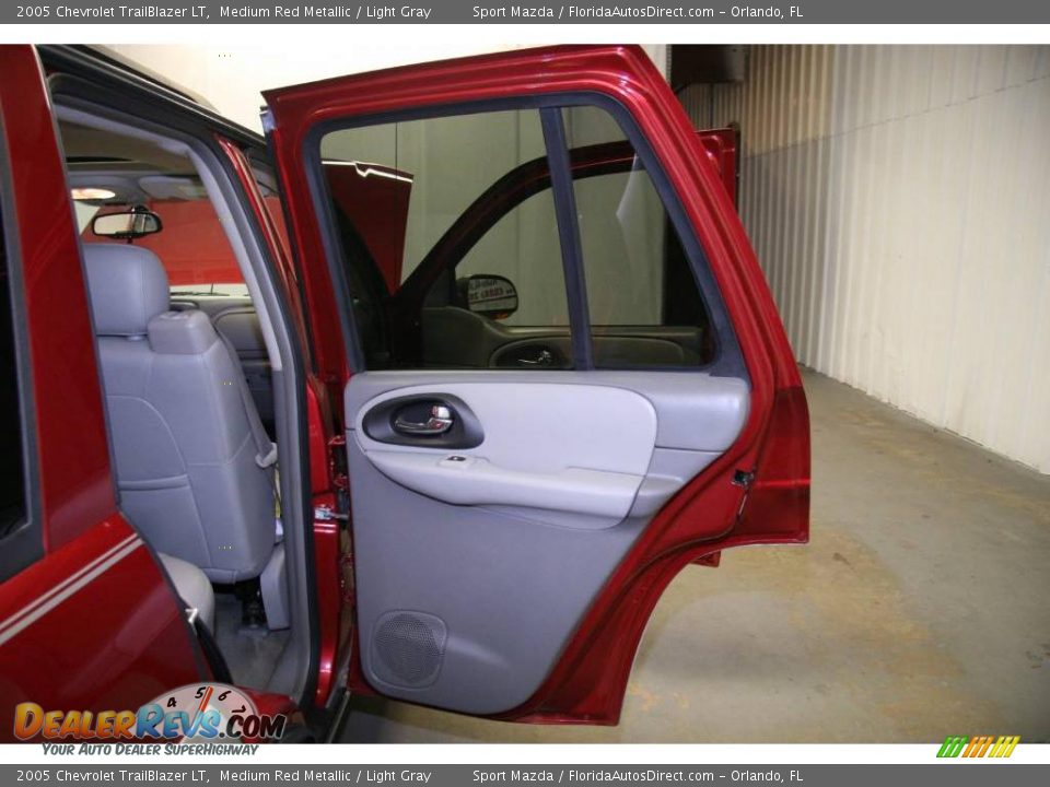 2005 Chevrolet TrailBlazer LT Medium Red Metallic / Light Gray Photo #23