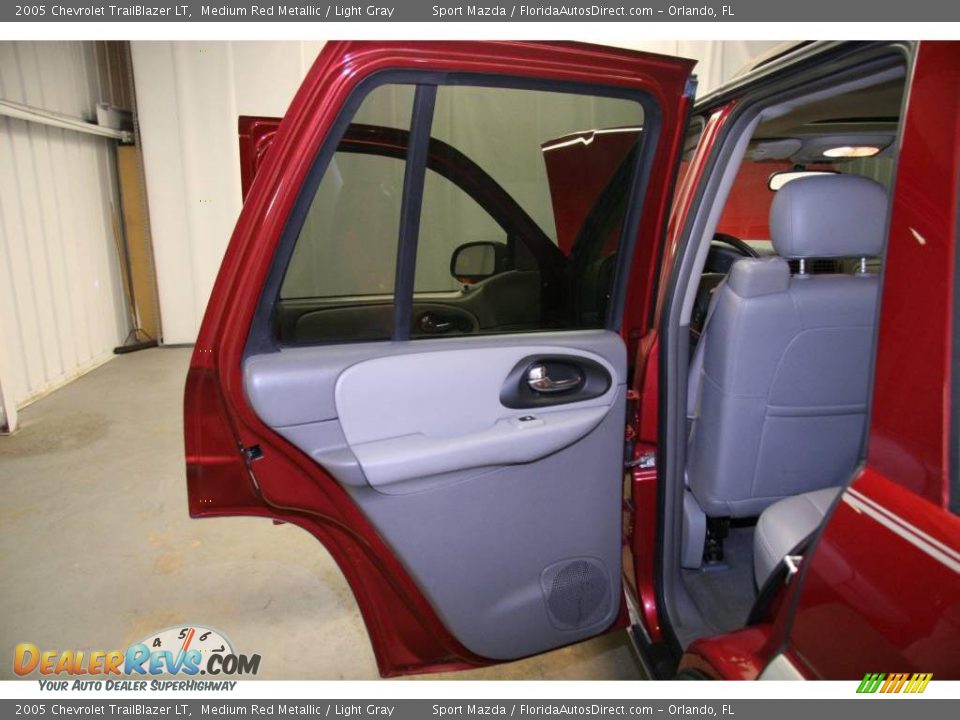 2005 Chevrolet TrailBlazer LT Medium Red Metallic / Light Gray Photo #25