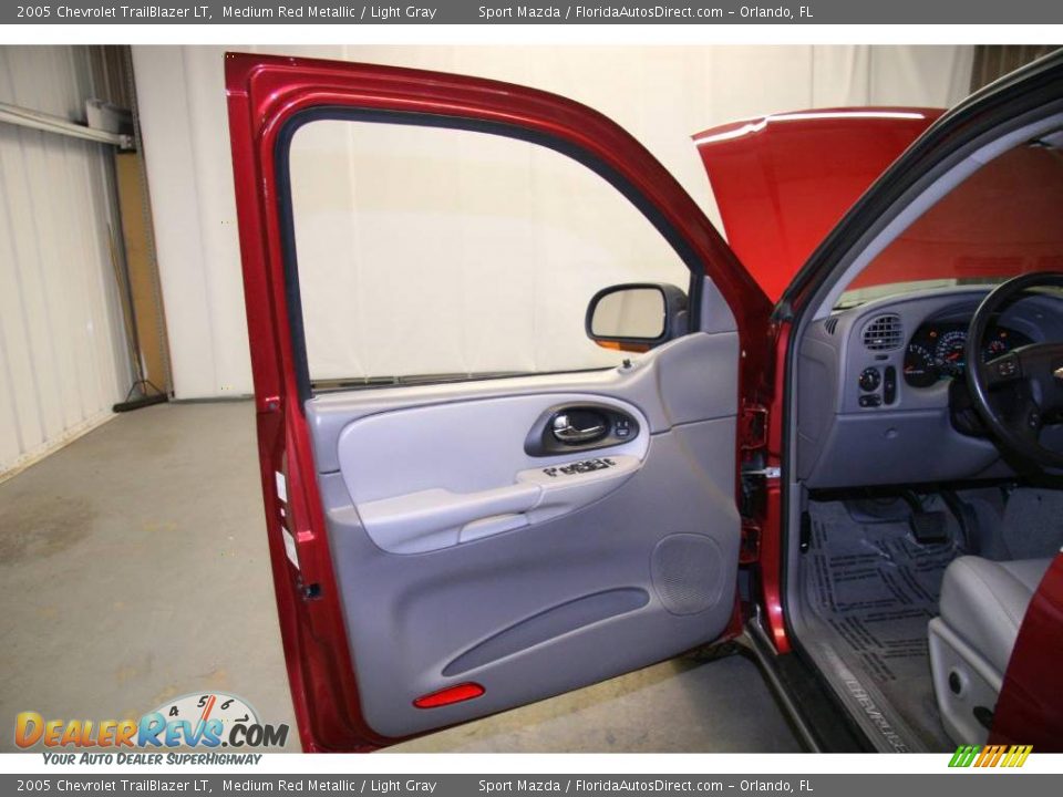 2005 Chevrolet TrailBlazer LT Medium Red Metallic / Light Gray Photo #27