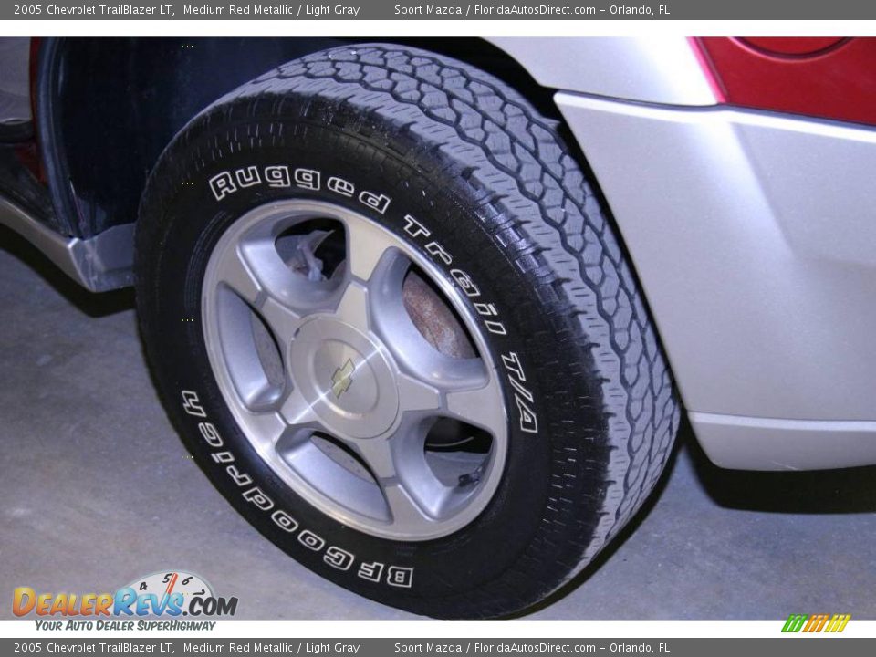 2005 Chevrolet TrailBlazer LT Medium Red Metallic / Light Gray Photo #30