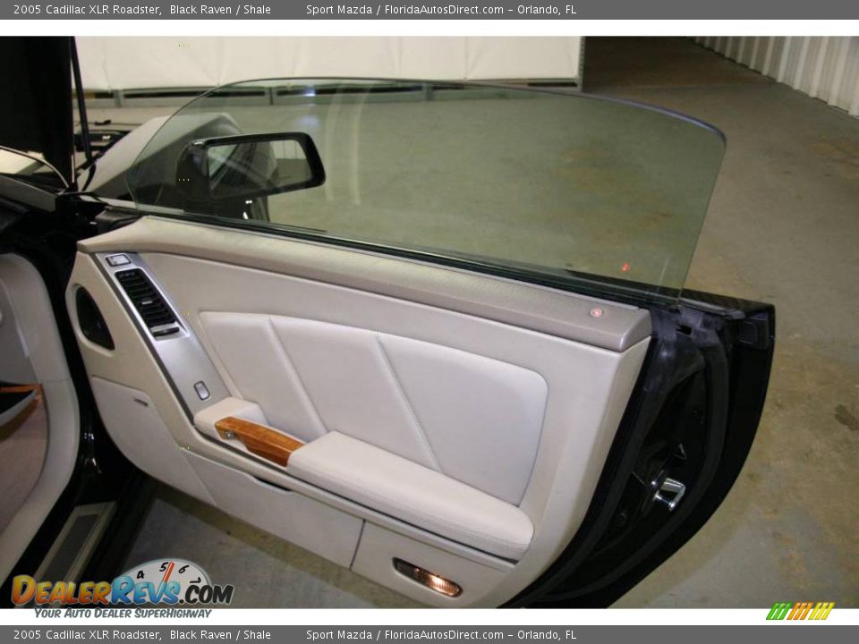 2005 Cadillac XLR Roadster Black Raven / Shale Photo #17