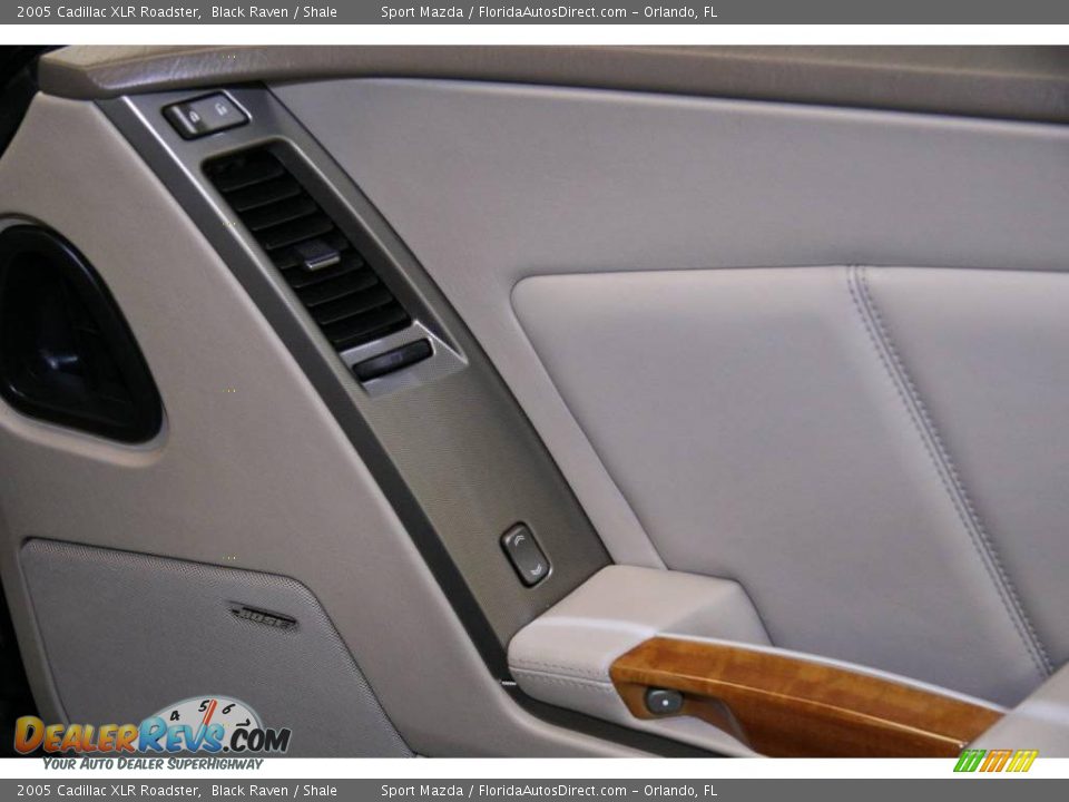 2005 Cadillac XLR Roadster Black Raven / Shale Photo #18