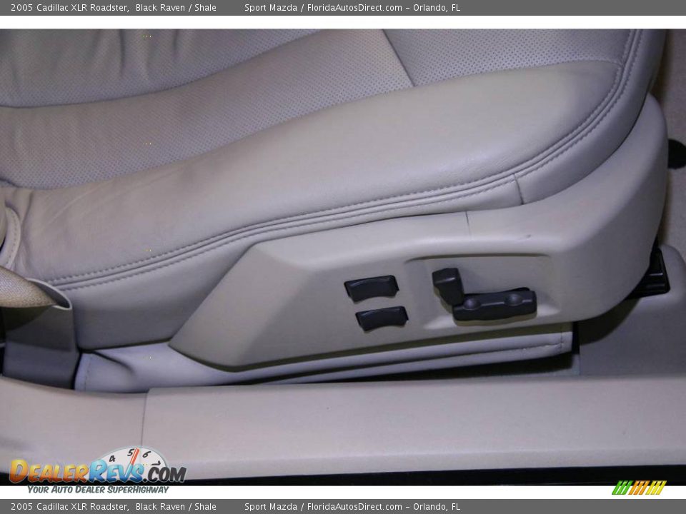 2005 Cadillac XLR Roadster Black Raven / Shale Photo #26