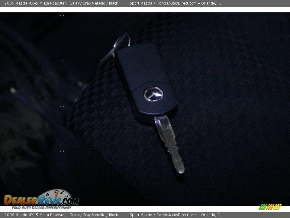 2006 Mazda MX-5 Miata Roadster Galaxy Gray Metallic / Black Photo #36