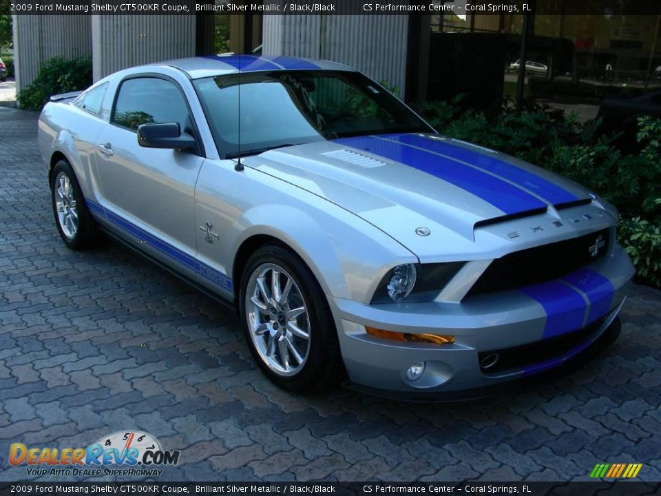 Front 3/4 View of 2009 Ford Mustang Shelby GT500KR Coupe Photo #3