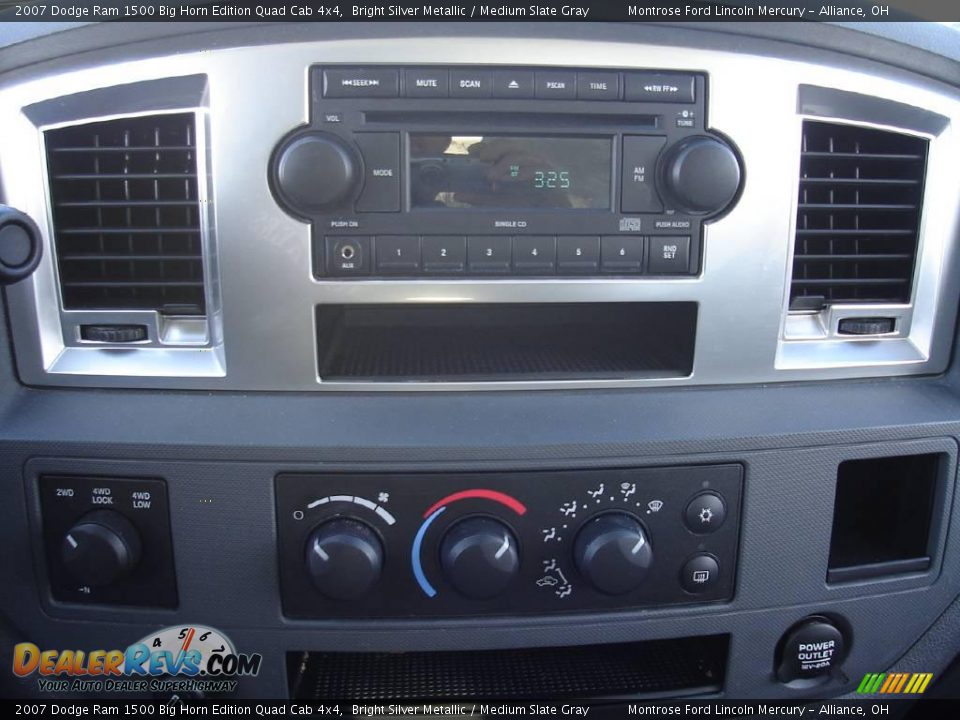 2007 Dodge Ram 1500 Big Horn Edition Quad Cab 4x4 Bright Silver Metallic / Medium Slate Gray Photo #31