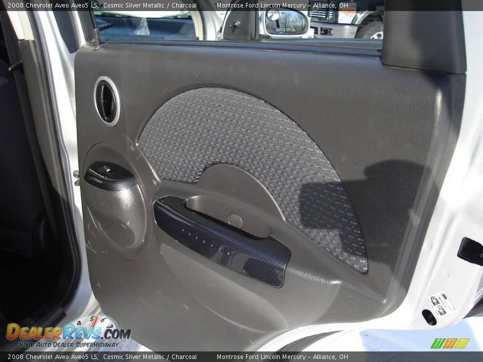 2008 Chevrolet Aveo Aveo5 LS Cosmic Silver Metallic / Charcoal Photo #17