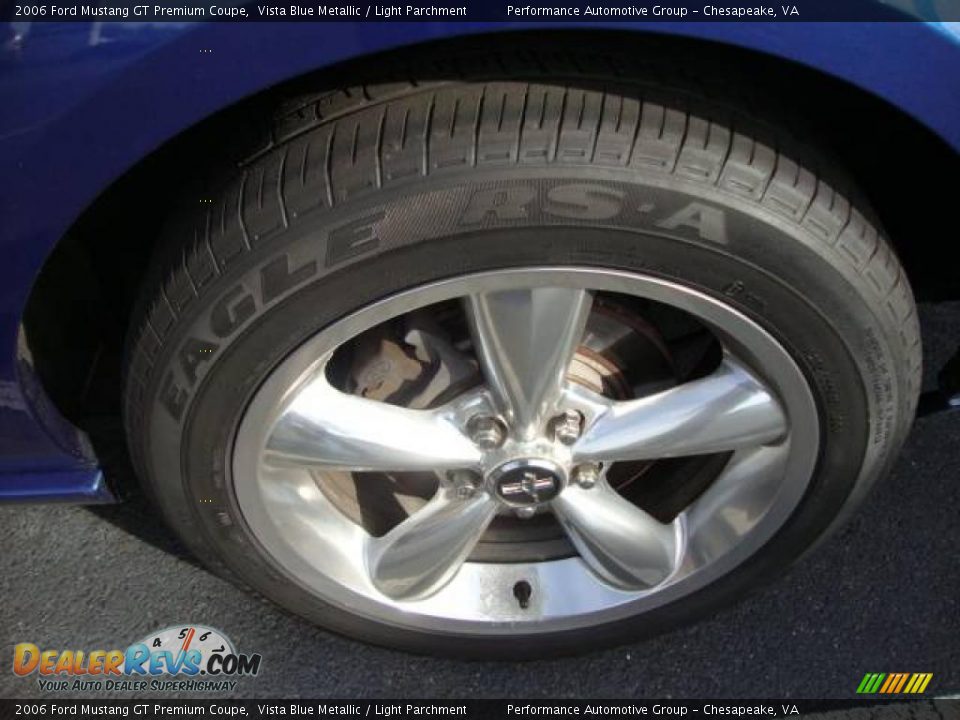 2006 Ford Mustang GT Premium Coupe Vista Blue Metallic / Light Parchment Photo #20