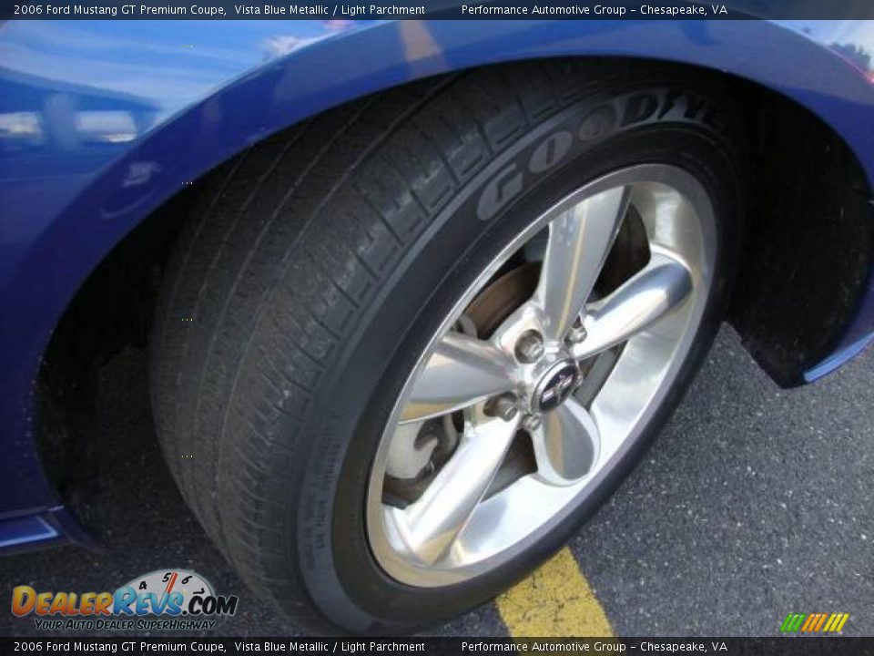 2006 Ford Mustang GT Premium Coupe Vista Blue Metallic / Light Parchment Photo #22