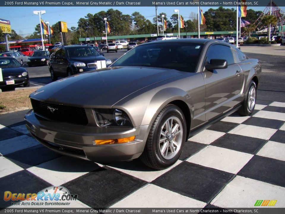2005 Ford Mustang V6 Premium Coupe Mineral Grey Metallic / Dark Charcoal Photo #3