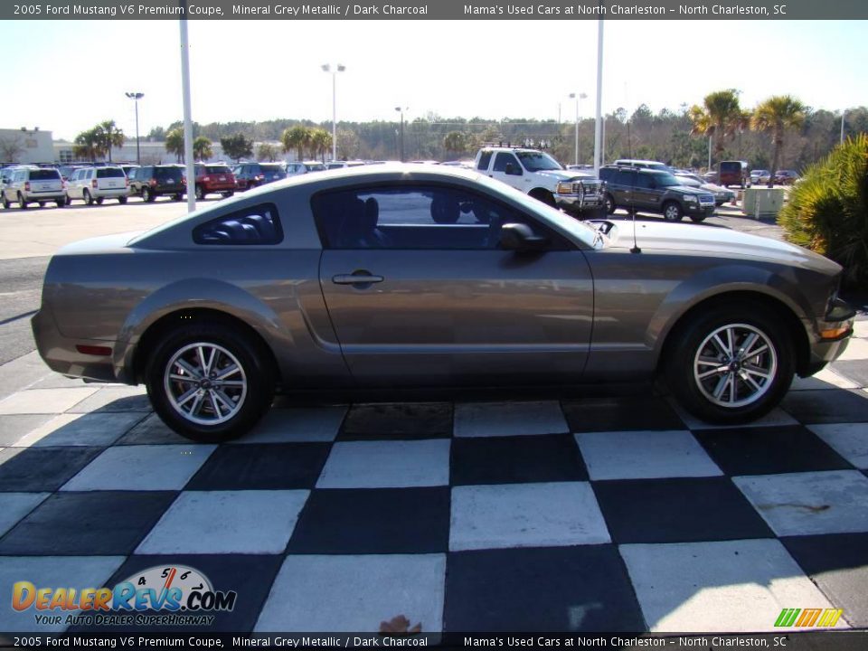 2005 Ford Mustang V6 Premium Coupe Mineral Grey Metallic / Dark Charcoal Photo #6