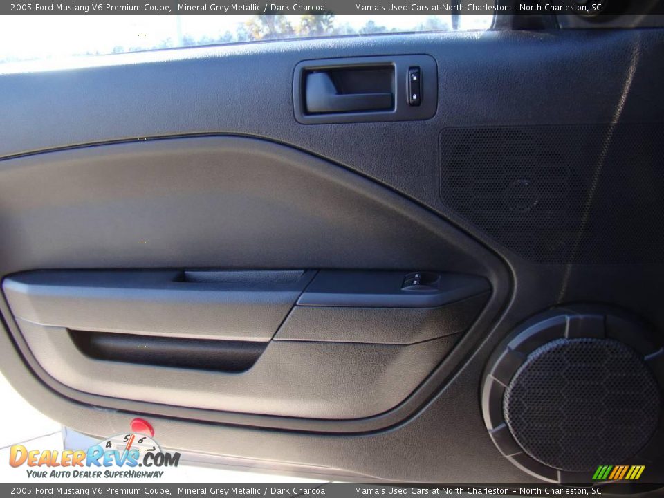2005 Ford Mustang V6 Premium Coupe Mineral Grey Metallic / Dark Charcoal Photo #19