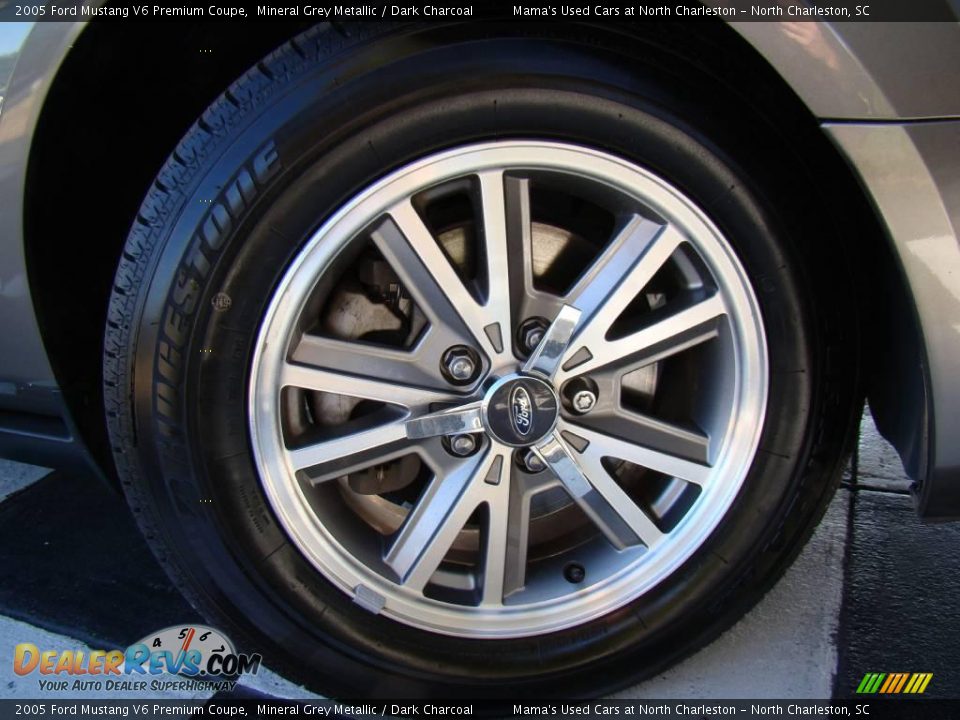 2005 Ford Mustang V6 Premium Coupe Mineral Grey Metallic / Dark Charcoal Photo #27
