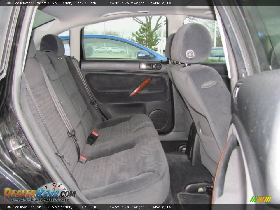 2002 Volkswagen Passat GLS V6 Sedan Black / Black Photo #11