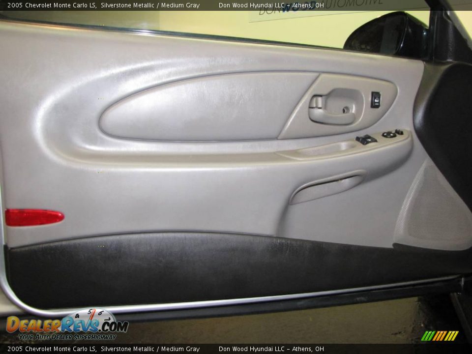 2005 Chevrolet Monte Carlo LS Silverstone Metallic / Medium Gray Photo #13