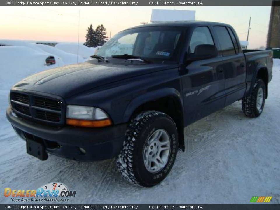 2001 Dodge Dakota Sport Quad Cab 4x4 Patriot Blue Pearl / Dark Slate Gray Photo #2
