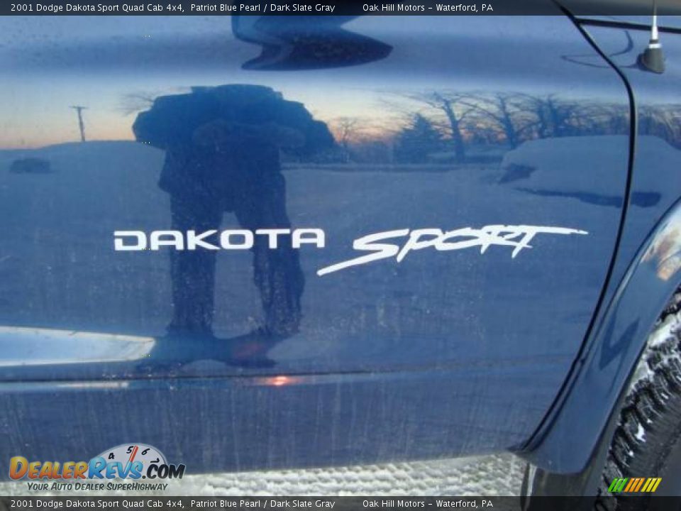 2001 Dodge Dakota Sport Quad Cab 4x4 Patriot Blue Pearl / Dark Slate Gray Photo #7
