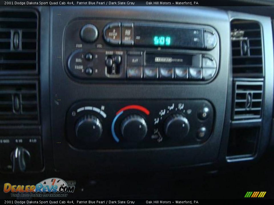 2001 Dodge Dakota Sport Quad Cab 4x4 Patriot Blue Pearl / Dark Slate Gray Photo #13