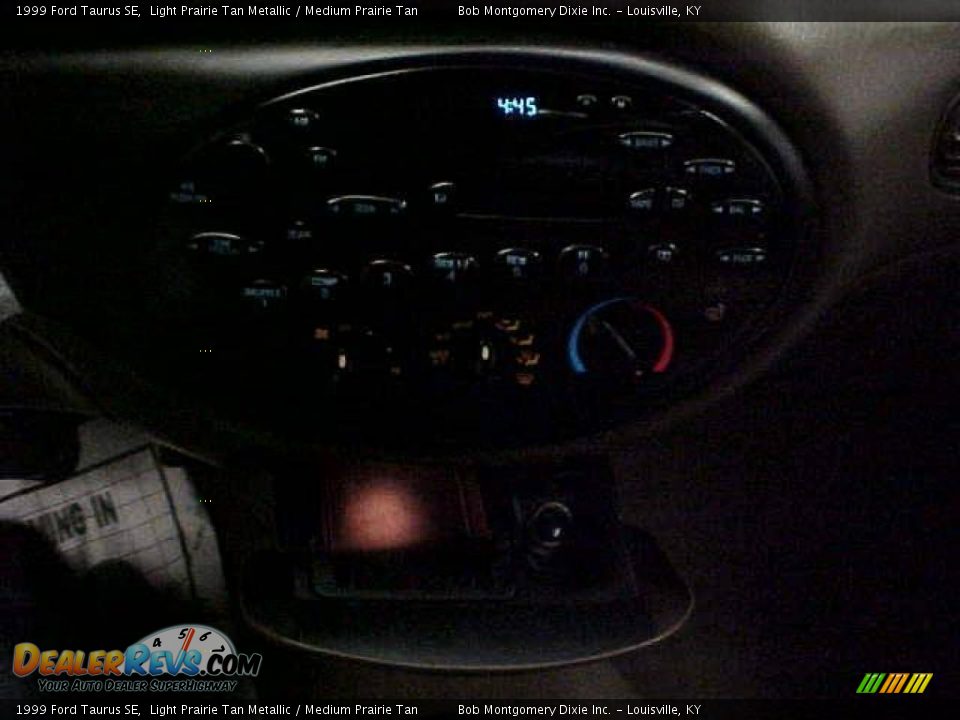 1999 Ford Taurus SE Light Prairie Tan Metallic / Medium Prairie Tan Photo #24