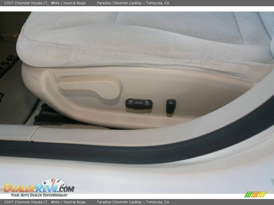 2007 Chevrolet Impala LT White / Neutral Beige Photo #21