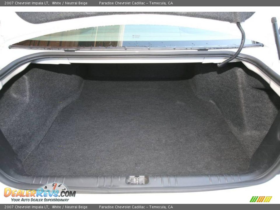 2007 Chevrolet Impala LT White / Neutral Beige Photo #29