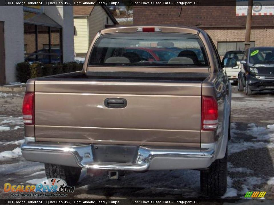 2001 Dodge Dakota SLT Quad Cab 4x4 Light Almond Pearl / Taupe Photo #4