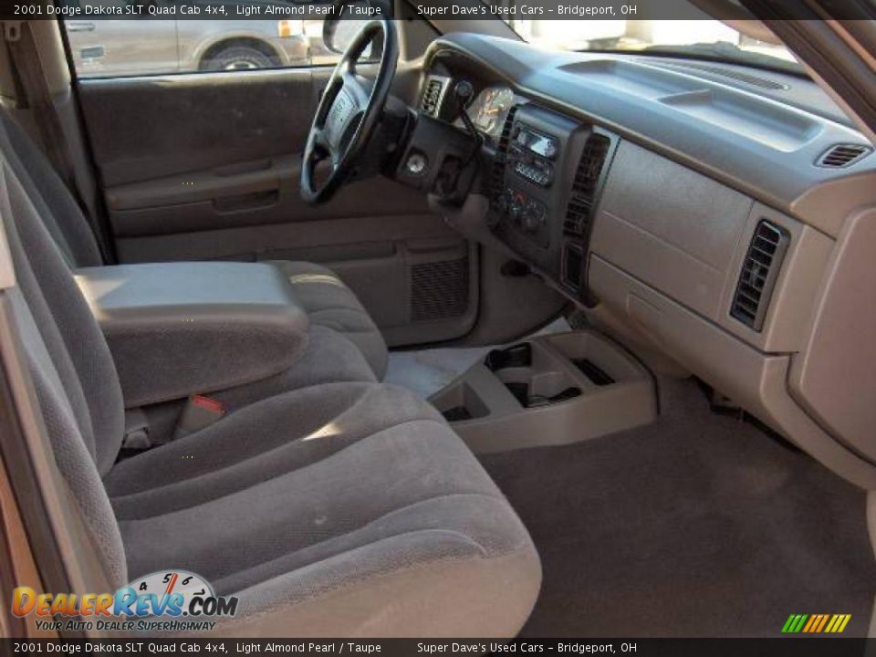 2001 Dodge Dakota SLT Quad Cab 4x4 Light Almond Pearl / Taupe Photo #9