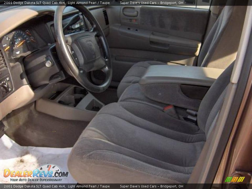 2001 Dodge Dakota SLT Quad Cab 4x4 Light Almond Pearl / Taupe Photo #11