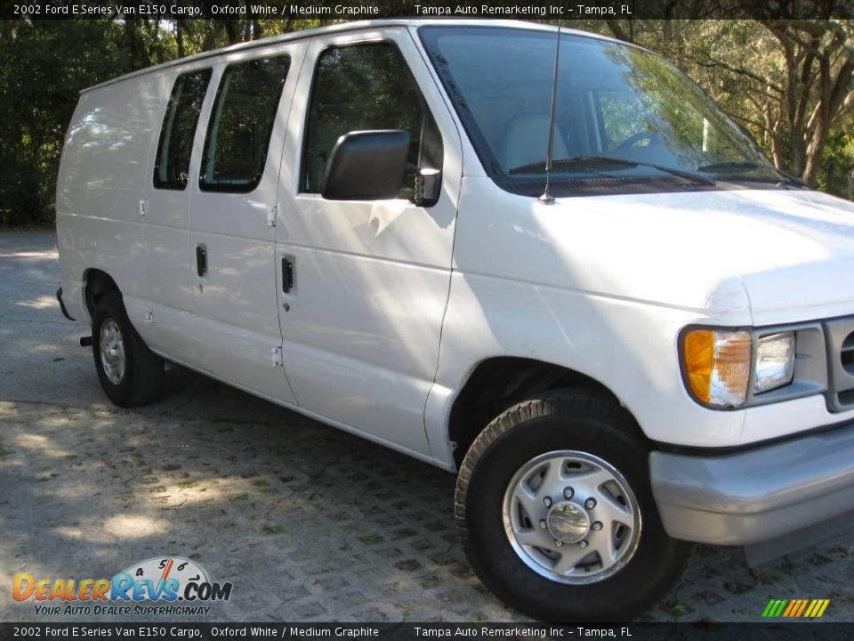 2002 Ford E Series Van E150 Cargo Oxford White / Medium Graphite Photo #3