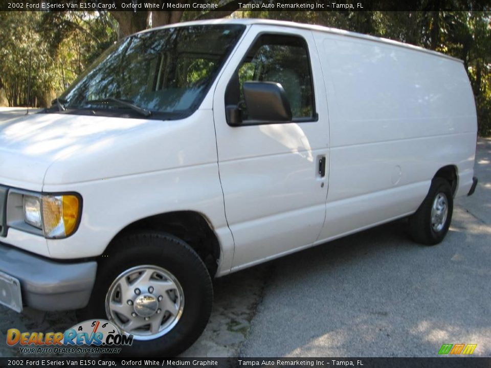 2002 Ford E Series Van E150 Cargo Oxford White / Medium Graphite Photo #4